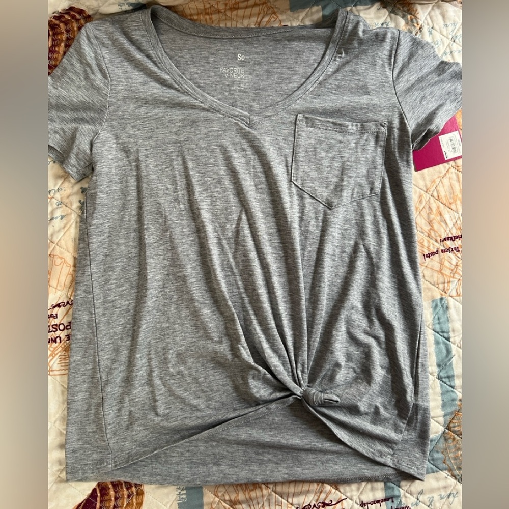 Juniors V-neck T shirt